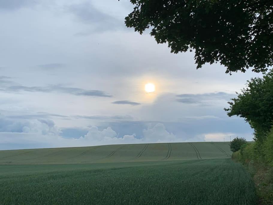 Romantic Shepherds Hut With Stunning Sunsets Hollingbourne 외부 사진