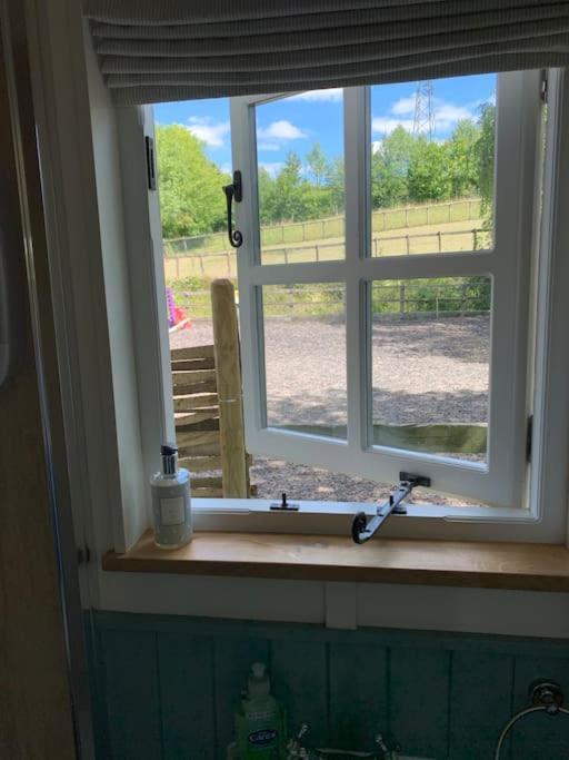 Romantic Shepherds Hut With Stunning Sunsets Hollingbourne 외부 사진
